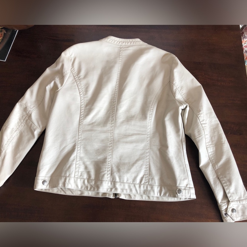 Apt 9 Moto Jacket - Woman’s Faux Leather. Cream Color. Fully Lined. Size XL - Picture 3 of 7